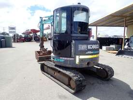  	KOBELCO 5TON EXCAVTOR - picture1' - Click to enlarge