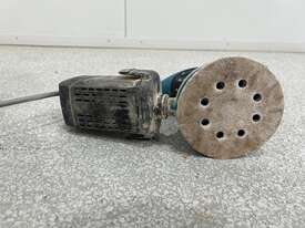 Makita corded Orbital Sander - picture2' - Click to enlarge