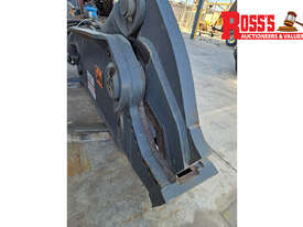 EMBREY EDS18R ROTARY HYDRAULIC DEMOLITION/SCRAP SHEAR - picture2' - Click to enlarge