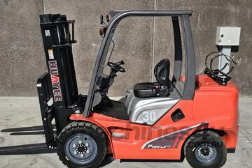 3.Ton Dual Fuel Forklift Nissan Engine