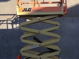 JLG 1932 Scissor Lift with major inspection done - picture2' - Click to enlarge