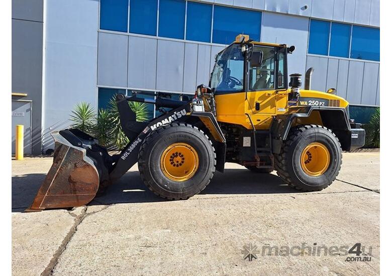 caption 2020 KOMATSU WA250PZ-6 Wheel Loader