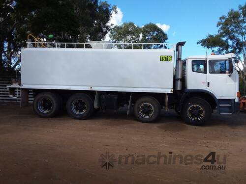 8x4 water truck