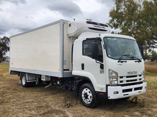 Isuzu FSD850 Long 4x2 Refrigerated Pantech Truck.