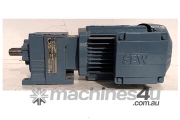 SEW Eurodrive 0.75 kW Reduction Drive Rpm : 318 Ratio 4.51