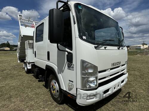 Isuzu NNR200 4X2 Automatic Crewcab Tipper Truck.