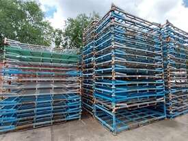 Stackable/collapsible Stillages - picture0' - Click to enlarge
