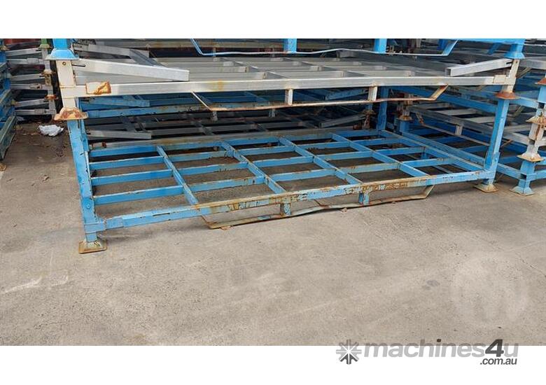 caption Stackable/collapsible Stillages