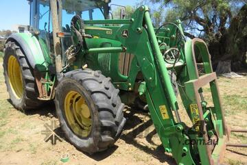 John Deere   6420 TRACTOR