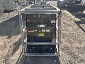 Lincoln Electric Welder Generator - picture2' - Click to enlarge