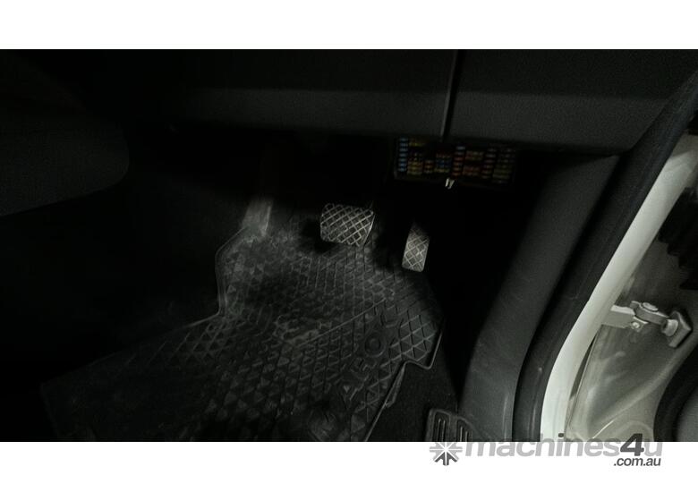caption 2015 Volkswagen Amarok TDI420 (AWD) Highline Dual Cab Ute (MY15)