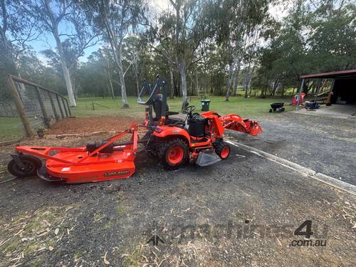 caption Kubota BX2680 Compact Tractor w Mid Mount Mower/Slasher/4 in 1 bucket - 81 hours