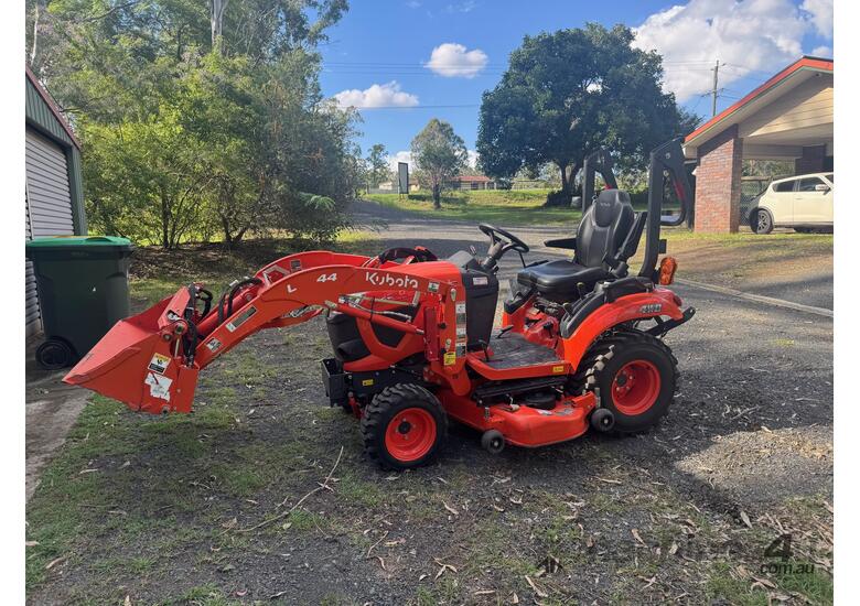 caption Kubota BX2680 Compact Tractor w Mid Mount Mower/Slasher/4 in 1 bucket - 81 hours