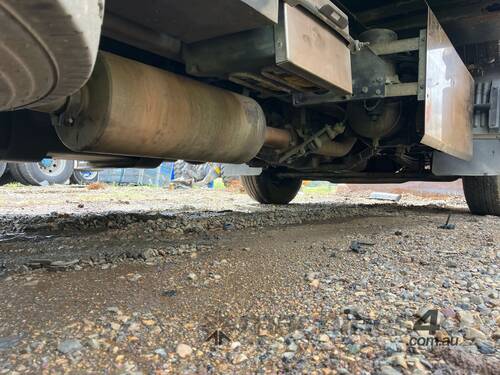 caption 2010 Hino FD1J Tilt Tray