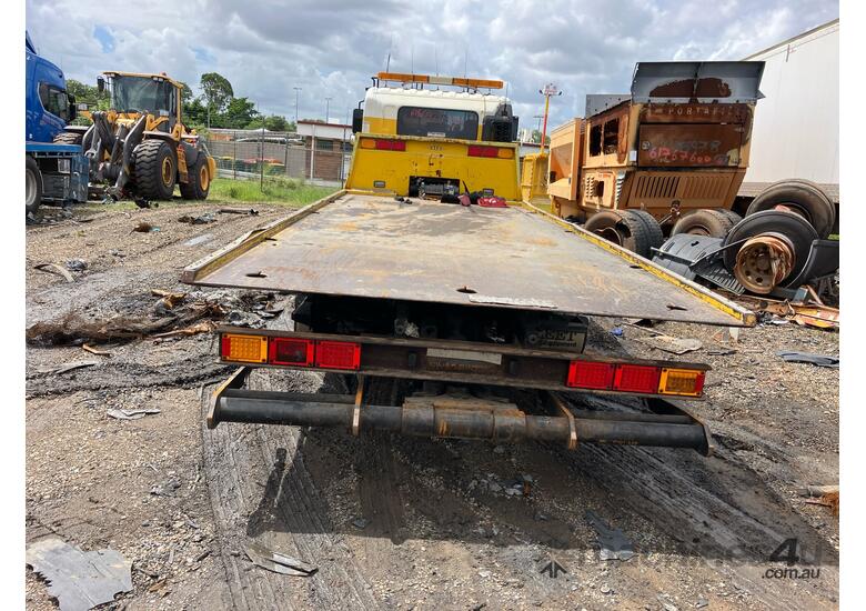 caption 2010 Hino FD1J Tilt Tray