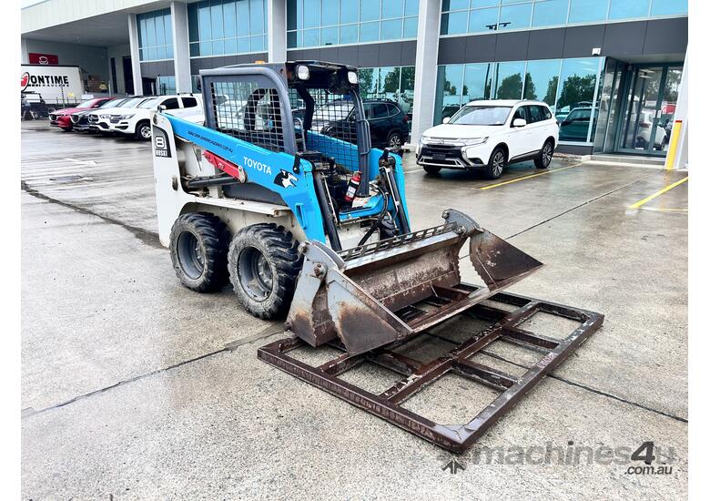 caption Toyota 30-5SDK8 Skid-Steer Loader