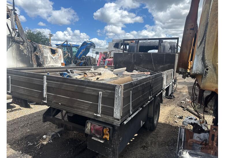 caption 2011 Isuzu NPR200 Table Top