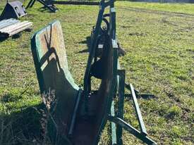 Arrow Farmquip Calf Cradle - picture0' - Click to enlarge