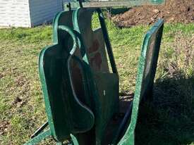 Arrow Farmquip Calf Cradle - picture2' - Click to enlarge