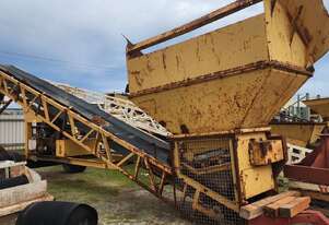 Mobile screening plant