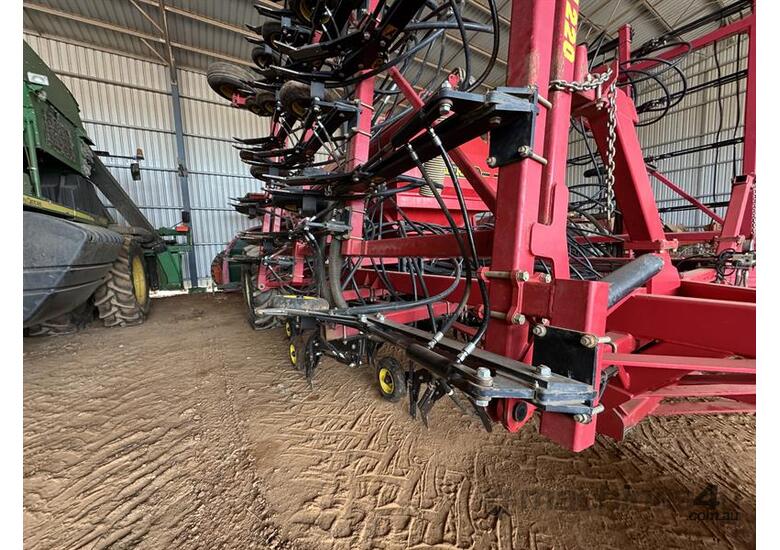 SEEDHAWK PLANTER 