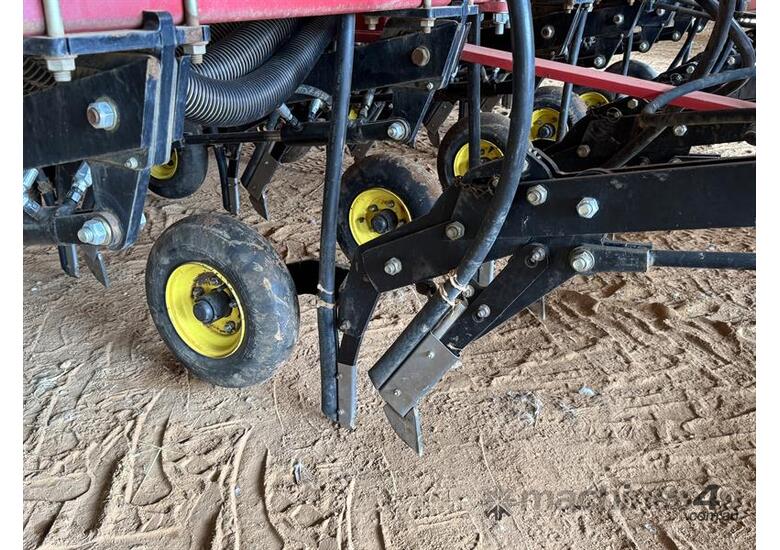 SEEDHAWK PLANTER 