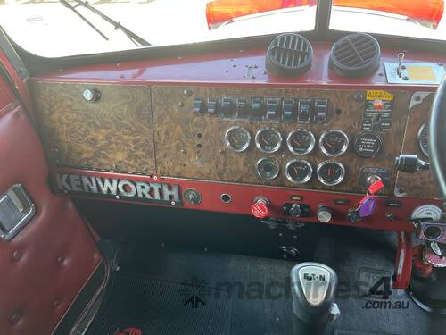1985 Kenworth W900SAR Prime Mover Sleeper Cab