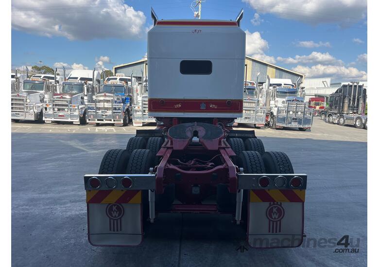 caption 1985 Kenworth W900SAR Prime Mover Sleeper Cab