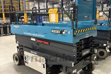 Toyota Huski Scissor lift - NEAR NEW