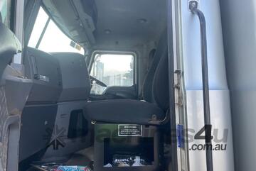 2016 Mack CMMR Granite 6x4 Sleeper Cab Prime Mover 2016 Mack CMMR Granite 6x4 Sleeper Cab Prime Mover