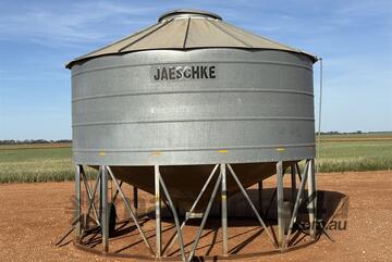 JAESCHKE 30 TONNE FIELD BIN