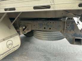 2005 Isuzu NPR 250 Crew Cab Table Top - picture0' - Click to enlarge