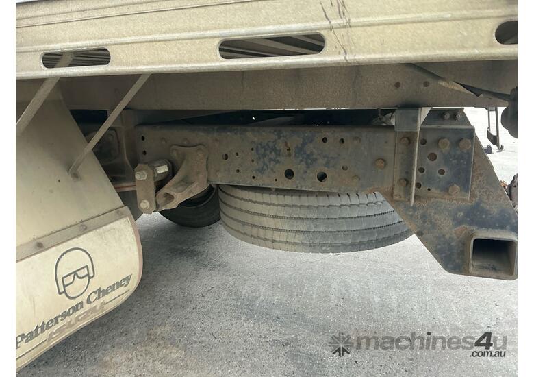caption 2005 Isuzu NPR 250 Crew Cab Table Top