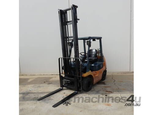  Used Toyota 2.5t Compact Forklift