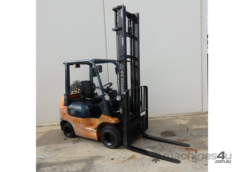  Used Toyota 2.5t Compact Forklift