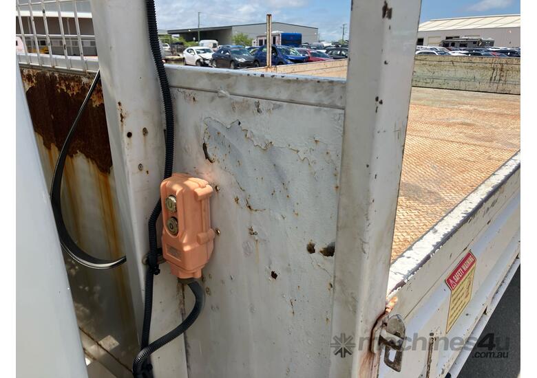 2012 Mitsubishi Fuso Canter 918 Table Top