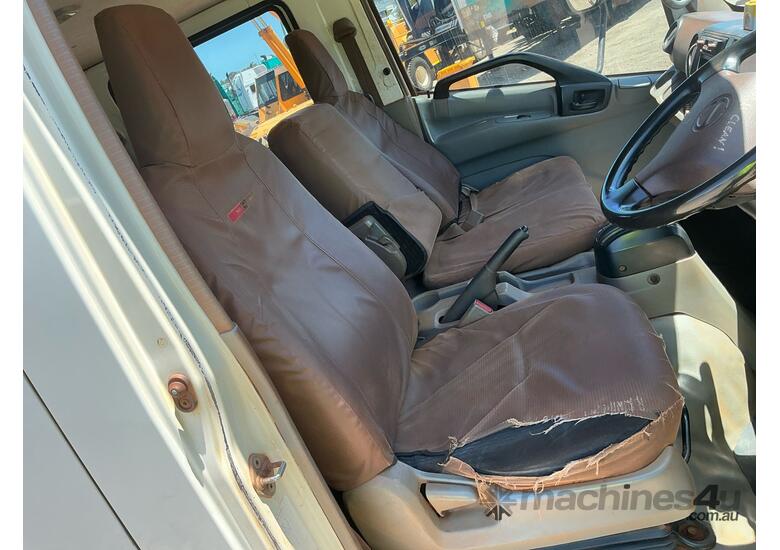 2020 Hino 300 616  Crew Cab Table Top
