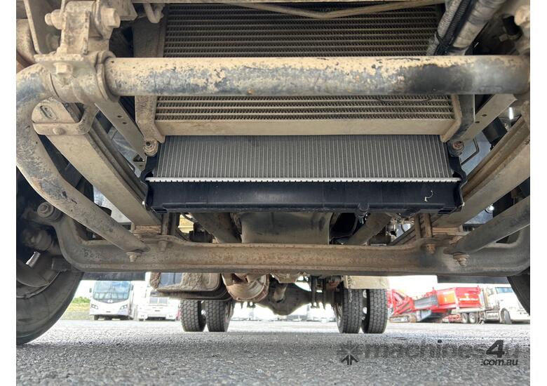 2013 Isuzu NPR 300 Tipper