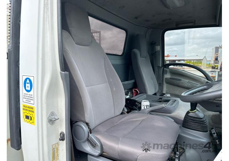 2013 Isuzu NPR 300 Tipper