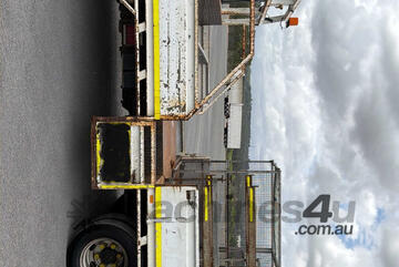 2016 Isuzu NPR 75-190 Table Top (Day Cab)