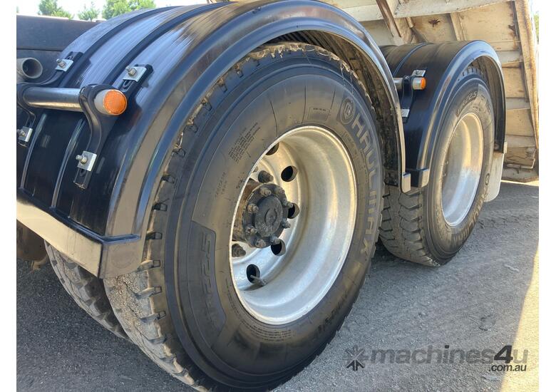 2010 Mack CSMR Tilt Tray