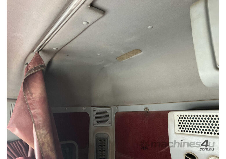 2004 Freightliner Argosy FLH Prime Mover Sleeper Cab