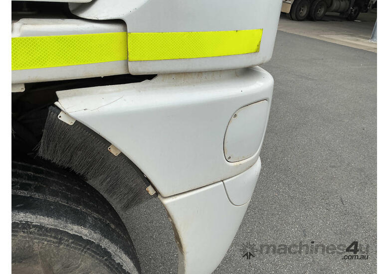 2004 Freightliner Argosy FLH Prime Mover Sleeper Cab