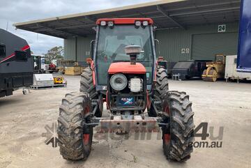 Kubota   M110 Tractor