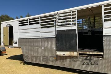 2010 Macro Livestock Transporter