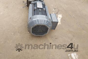 SEW EURODRIVE GEARED MOTOR 3 Kw