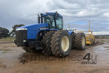 NEW HOLLAND TJ 425 & 17M? SCRAPER GRADER