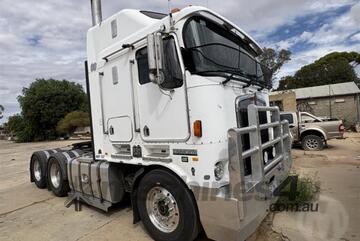 Kenworth   K104