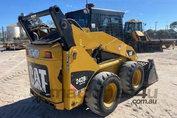 2013 Caterpillar 242B3 Skid Steer