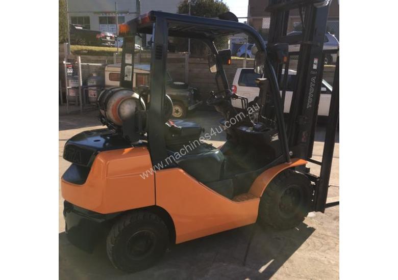 caption Used Toyota 8FG25 LPG forklift